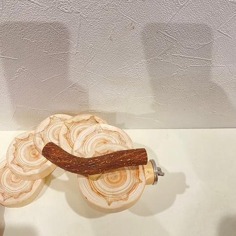 桧の螺旋階段（可動式）  直径約7.5cm