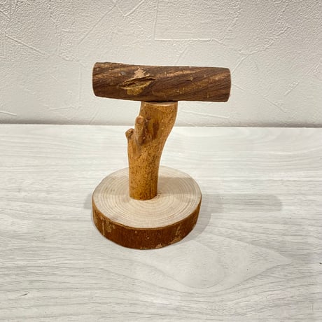 【体重測定用】自然木(ツタ)のスタンドパーチ⑤  パーチ長さ8cm／高さ約10cm