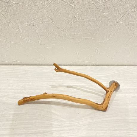 自然木（カイヅカイブキ）のパーチ⑤　直径0.8～1.5cm／長さ24cm