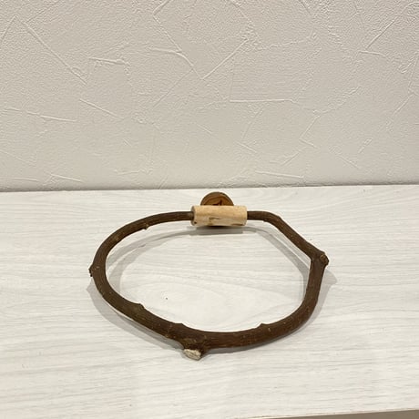 自然木（ツタ）のドーナツパーチ　ビックサイズ  パーチ直径1cm／円直径18×16cm