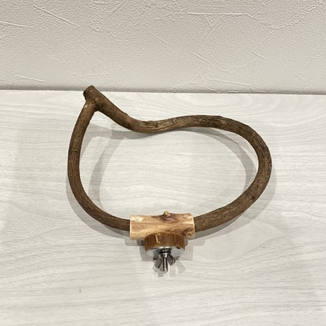 自然木（ツタ）のドーナツパーチ⑫ パーチ直径1cm／円直径15×18.5cm