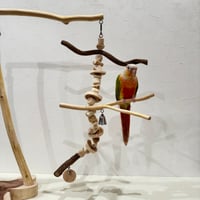 国産ウッドビーズのおでんくん② ステンレスベル付き　【インコ・小鳥のおもちゃ　自然木の止まり木】