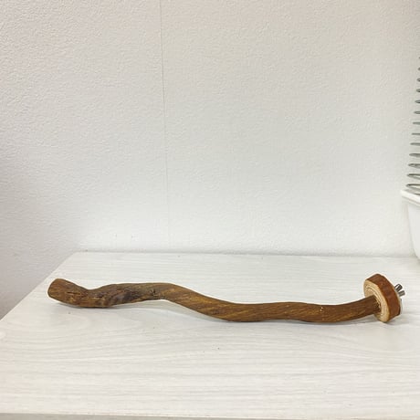 自然木（ツタ）のパーチ⑨　直径1.5cm／長さ26cm