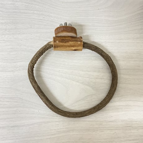 自然木（ツタ）のドーナツパーチ⑤　パーチ直径1cm／円直径15×13cm