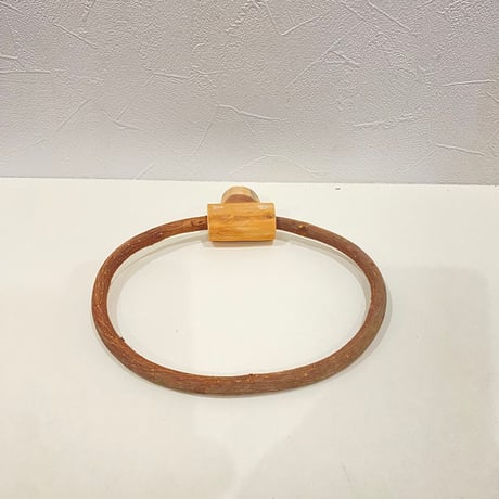 自然木（ツタ）のドーナツパーチ　約19×16cmの円形/ツタ直径1cm