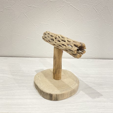 カクタスのスタンドパーチ①　パーチ長さ13.5cm／高さ13.5cm