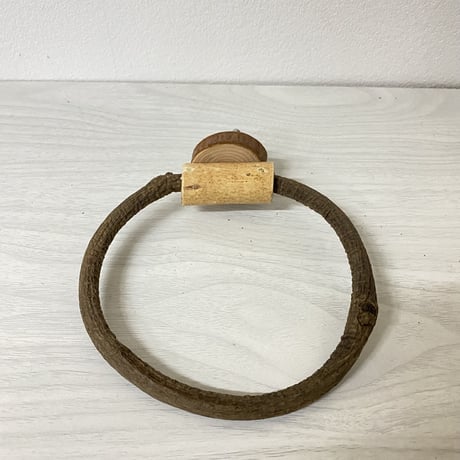 自然木（ツタ）のドーナツパーチ⑦　パーチ直径1cm／円直径13×13cm