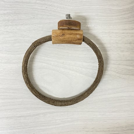 自然木（ツタ）のドーナツパーチ⑥　パーチ直径1cm／円直径13×13cm