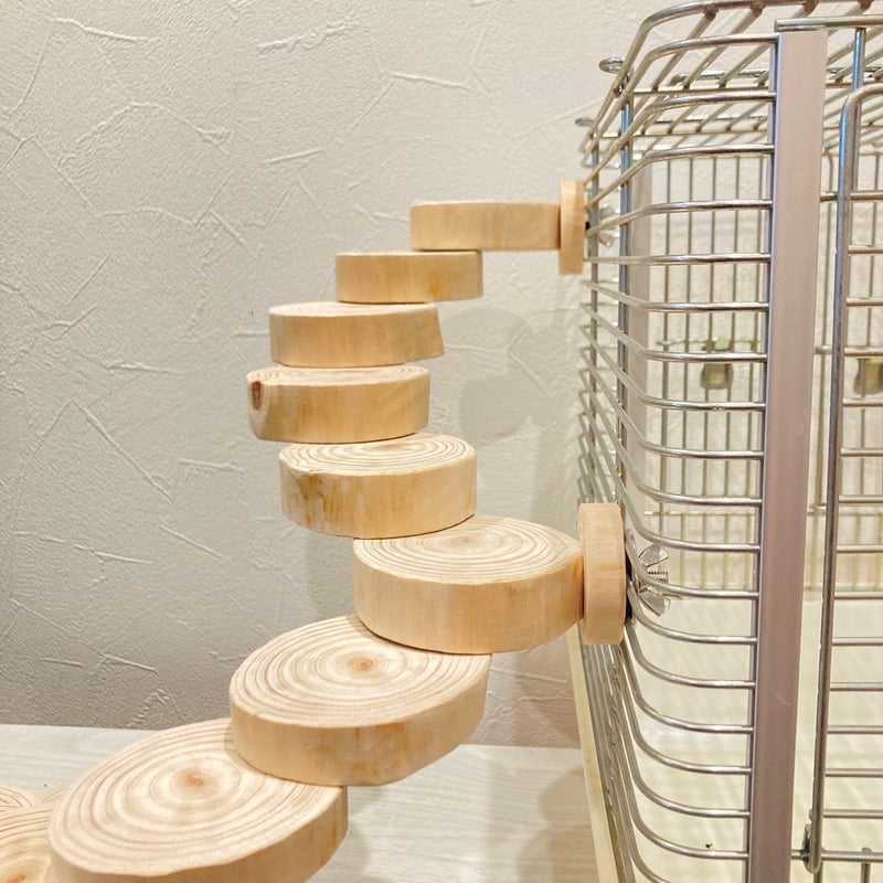 桧の螺旋階段（可動式） 直径約5.5cm | 自然木の鳥用品 鳥豆堂