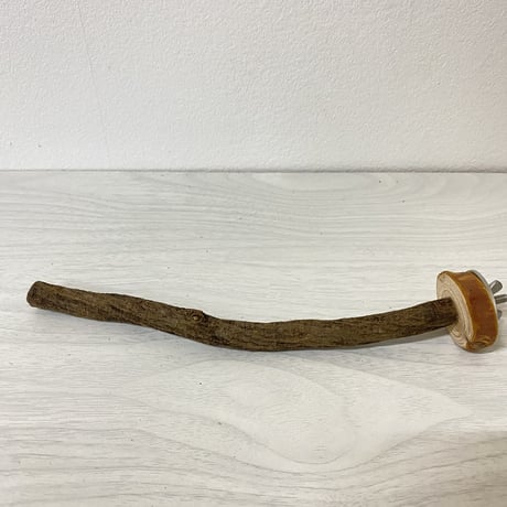 自然木（ツタ）パーチ④　直径1.2cm/長さ19cm