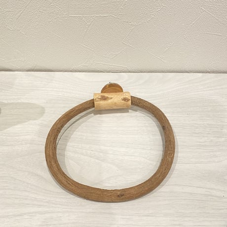 自然木（ツタ）のドーナツパーチ⑥ パーチ直径1cm／円直径15.5×15cm