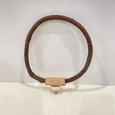 自然木（ツタ）のドーナツパーチ　約20×19.5cmの円形/ツタ直径1.2cm