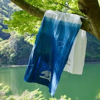 ISTIST × MOUNTAIN JAM Botanical Dye Tenugui MODEL：Indigo Woolly Gradation