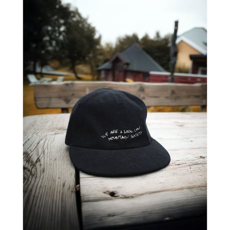 6-Panel Tricot Corduroy Cap MODEL: We are a local low mountain society