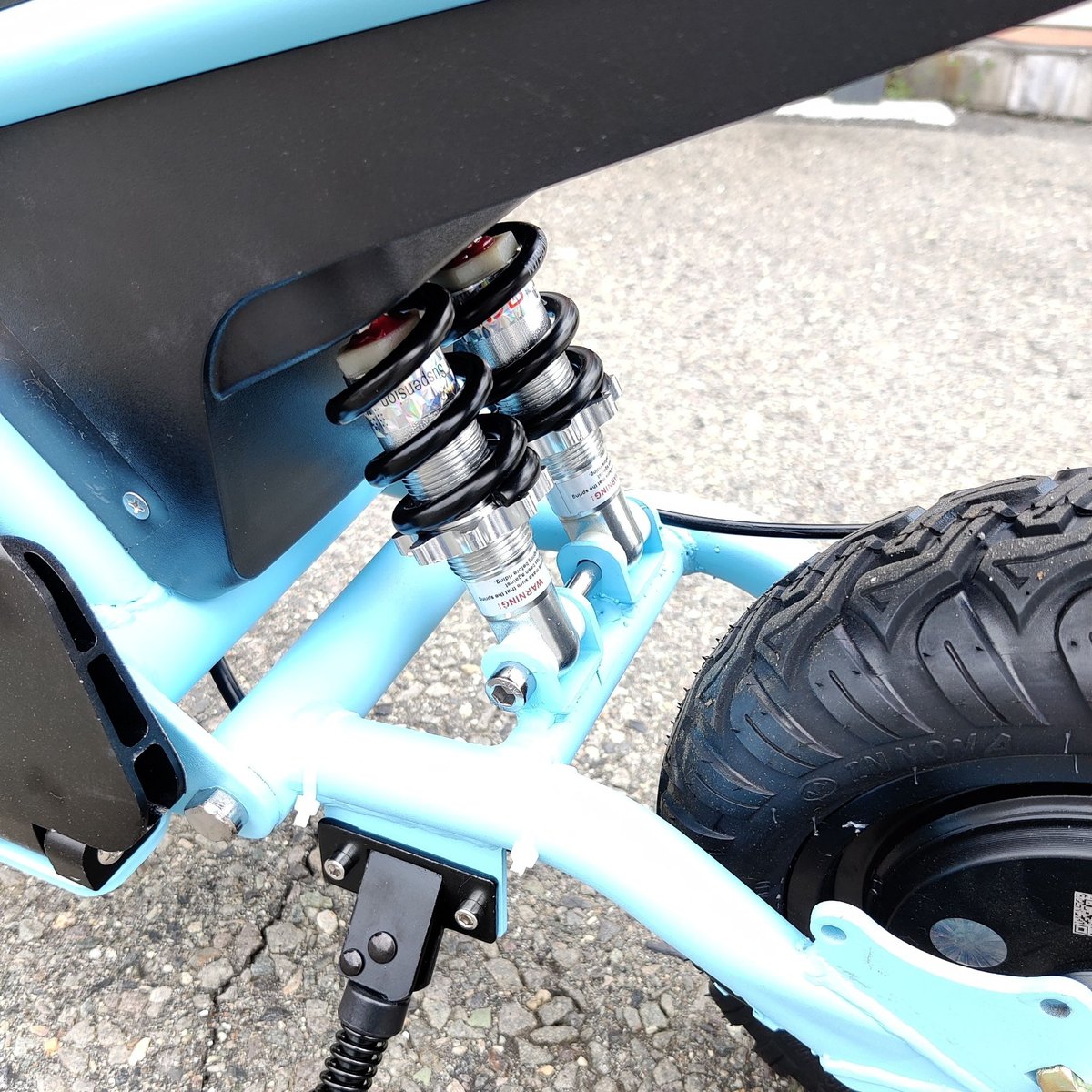 公道走行可能：原付一種）電動キックボード ELEHOPPER (エレホッパー