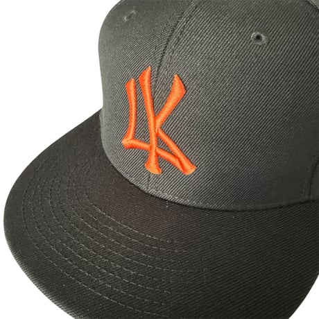 6PANEL CAP(NY LOGO)(BLACK x ORENGE)(つば裏ブラック）