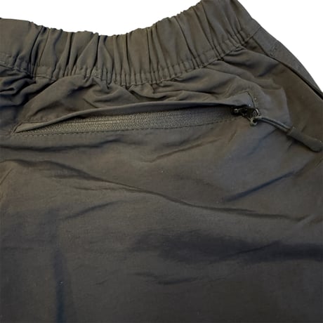 NYLON SHORTS(BLACK）