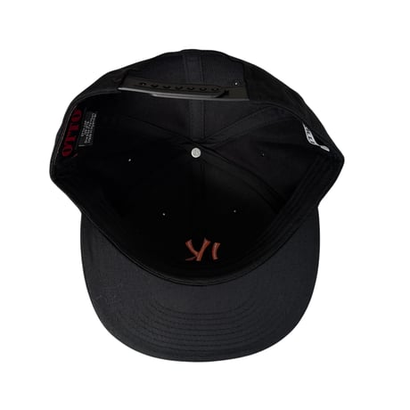 6PANEL CAP(NY LOGO)(BLACK x ORENGE)(つば裏ブラック）