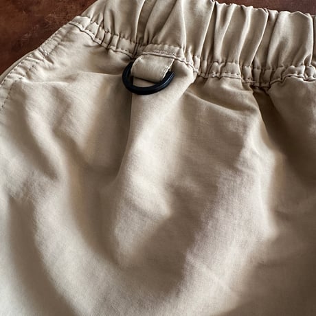 NYLON SHORTS(BEIGE）