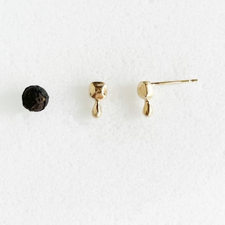 とける氷のピアス　10gold