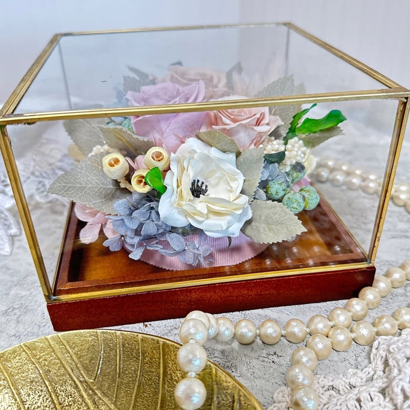 ロマンティークローズガーデン～アンティークなガラスケースの小さなお