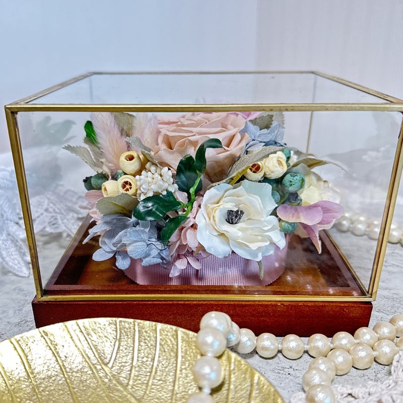 ロマンティークローズガーデン～アンティークなガラスケースの小さなお