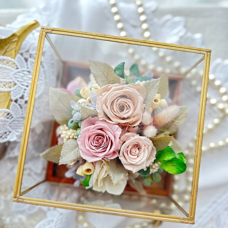 ロマンティークローズガーデン～アンティークなガラスケースの小さなお