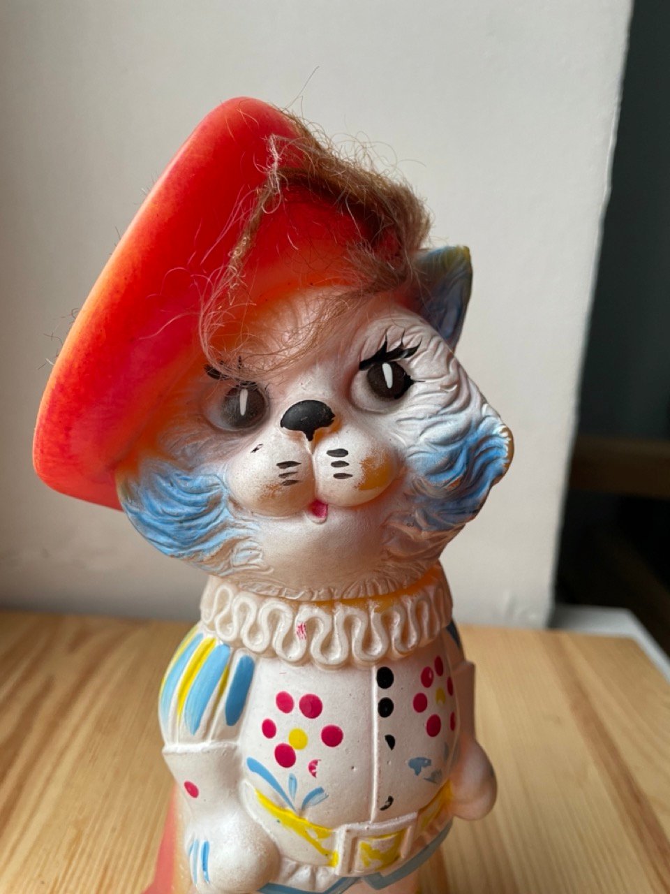 70年代ヴィンテージ大きな瞳や長いお髭が美しい招き猫 70年代ヴィンテージ大きな瞳や長いお髭が美しい招き猫 - メルカリ