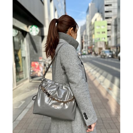 ～SHIMMER LUXE～スクエアショルダーバッグ★チャーム付き★