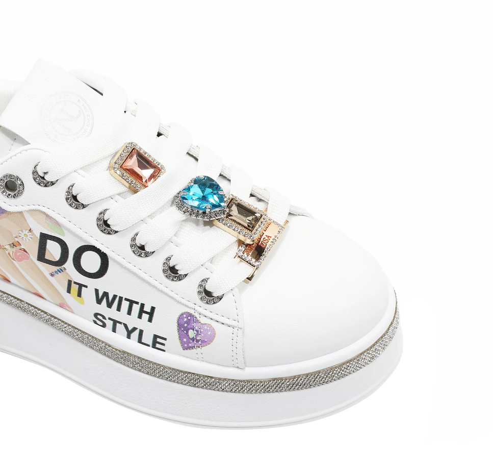 NICOLE LEE レディーススニーカー 厚底 ラインストーン☆美品☆ 数量限定】nicolelee ファッション ブリンストーン スニーカー☆軽量