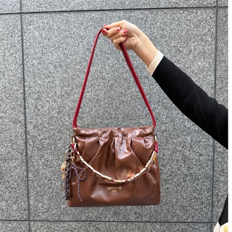 ～SHIMMER LUXE～スクエアショルダーバッグ★チャーム付き★