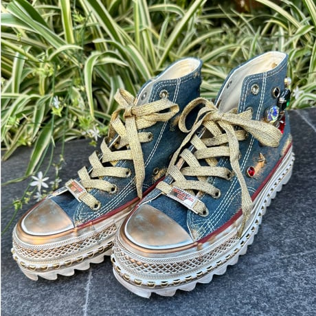 Vintageデニム スタッズ付きハイカットスニーカー（BLUE）