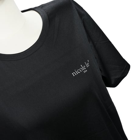 NICOLE LEE シグネチャーラウンドネックTシャツ（男女兼用）