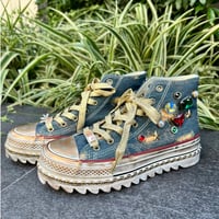 Vintageデニム スタッズ付きハイカットスニーカー（BLUE）