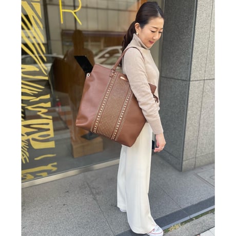 nicolelee スタッズ付トートバッグ★A4対応・軽量★