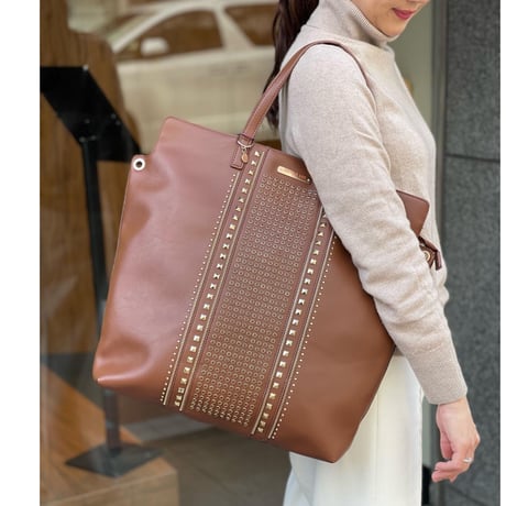 nicolelee スタッズ付トートバッグ★A4対応・軽量★