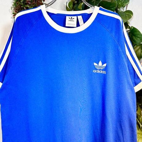 ビビッドブルーadidas白ラインTシャツ　IGB0832