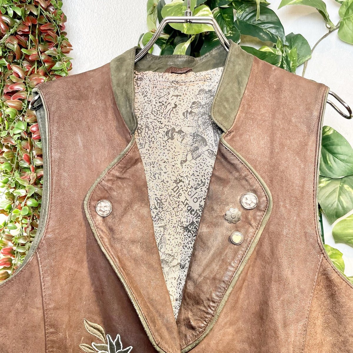 【*侍様 レザーベスト 馬刺繍 侍様 レザーベスト 馬刺繍 本革ベスト バイク用ベスト 本革 牛革