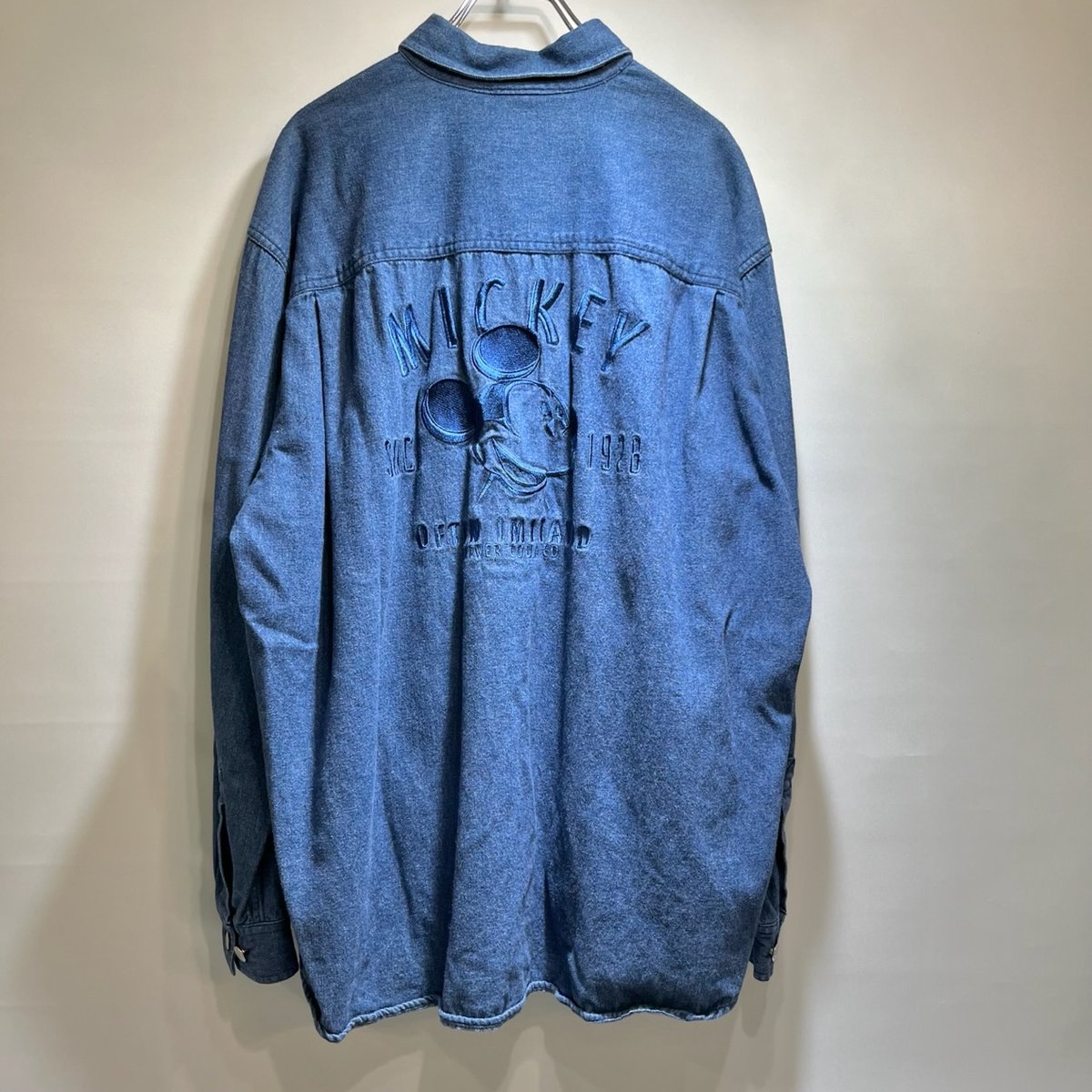 ミッキー刺繍のデニムシャツ IGT3691 | 古着屋mumu ミッキー刺繍のデニムシャツ IGT3691 | 古着屋mumu