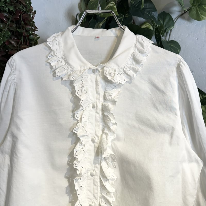 フリルたくさんホワイトブラウス IGB0417 | 古着屋mumu