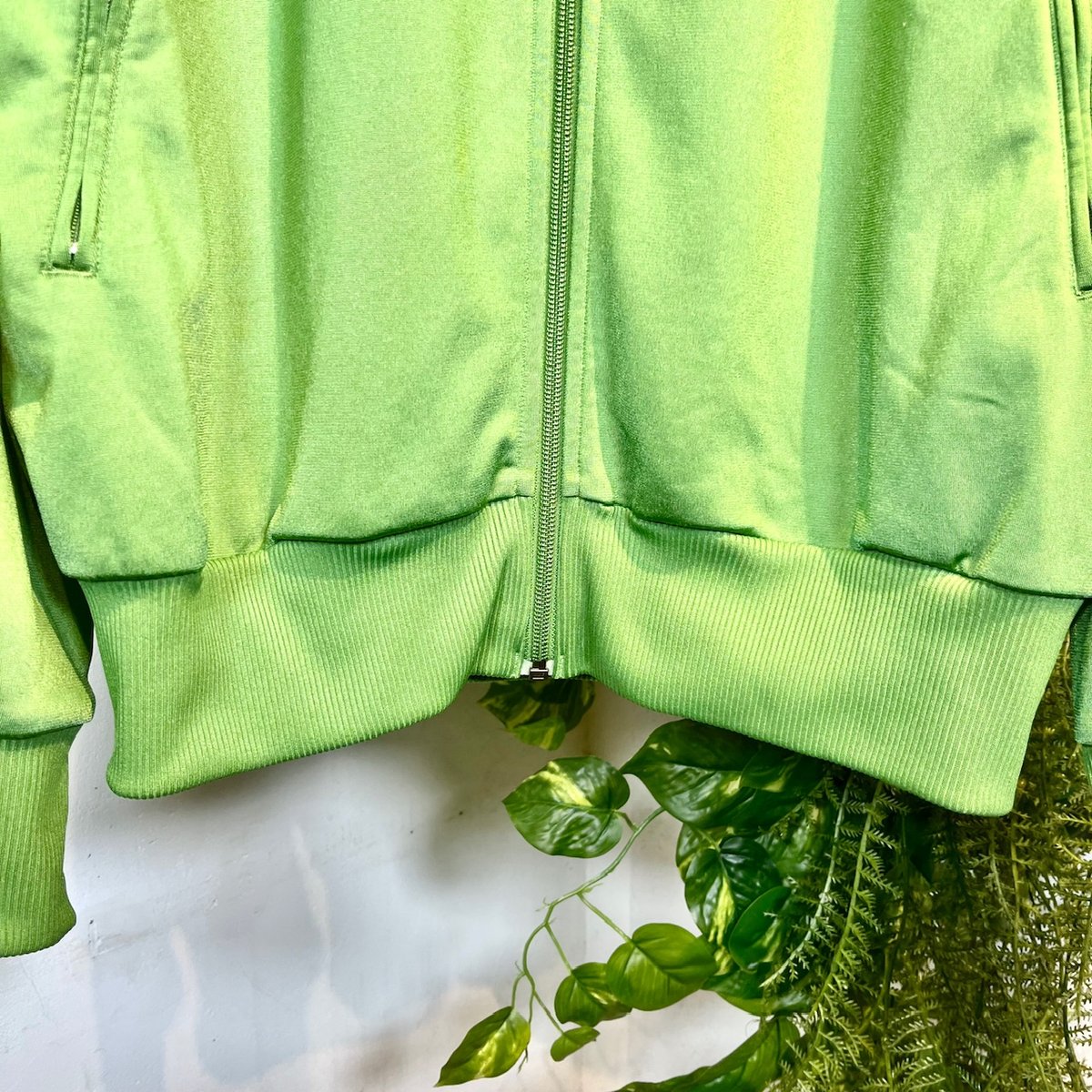 adidas 抹茶カラーのスポーティトラックジャケット IGB1320 | 古着屋mumu