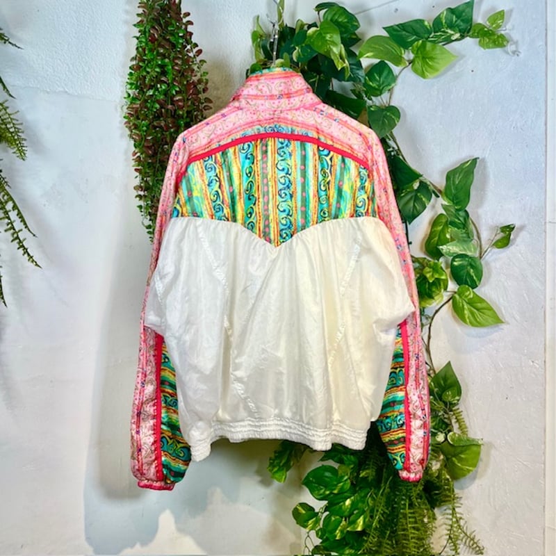 幾何学模様のadidasナイロンジャケット IGB1085 | 古着屋mumu 