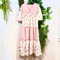 ピクニックに出かけたいガーリーピンク花柄ワンピース IGB0734