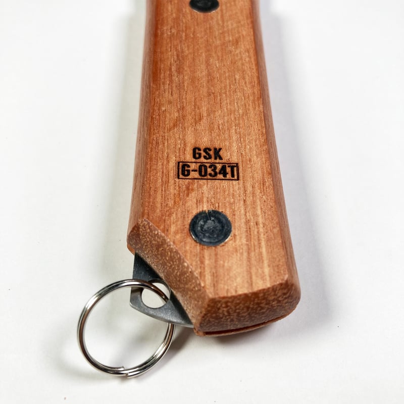 5回前後シュノーケリングで使用しています。ハンガー保管していたため