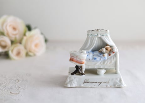 スペイン製　陶花　小物入れ　アンティーク　ホワイト 陶器製 扇型 花柄 小物入れ)小物入れ 陶器製 ふた付き