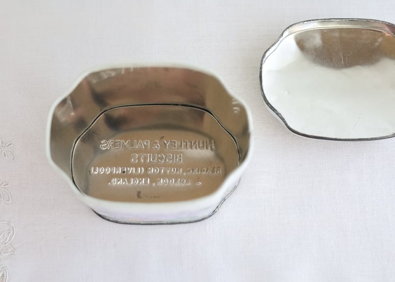 アンティーク　すみれのワセリン缶 アンティーク すみれのワセリン缶の通販 by わたしの大切な