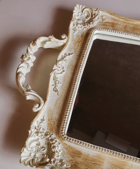 handle mirror tray