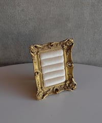 ring cushion   gold