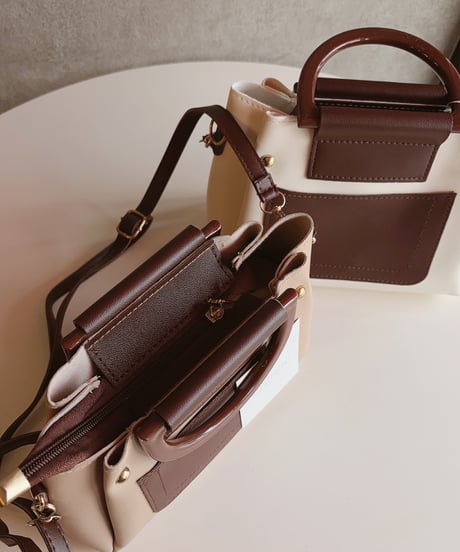 square shoulder bag  ポーチ付き