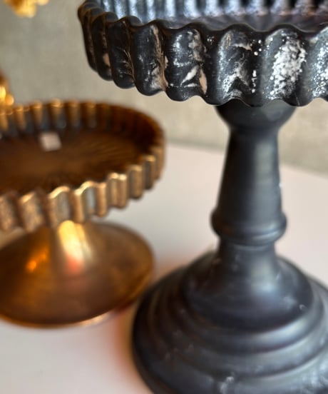 blic giluem candlestand